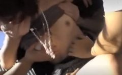 歩いてるお姉さんを集団乳揉み痴漢っぽいやつ